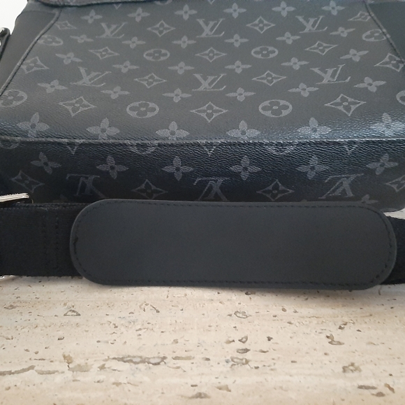 Louis Vuitton Messenger Monogram Eclipse Voyage PM - Picture 15 of 16